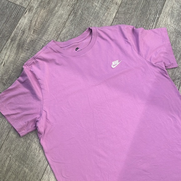 The Nike Tee- Size XL - Picture 2 of 6